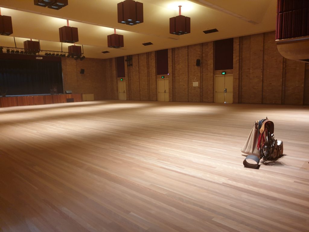 Циклёвка singleton council auditorium hall singleton floor sanding and polishing 02 1024x768 1